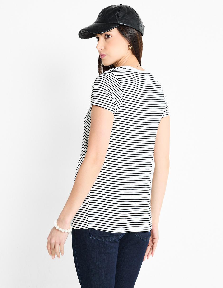 Playera maternidad manga corta One To Nine cuello redondo